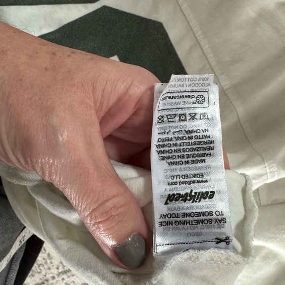 Edikted White Jersey Top with Black Graphic - Picture 6 of 6